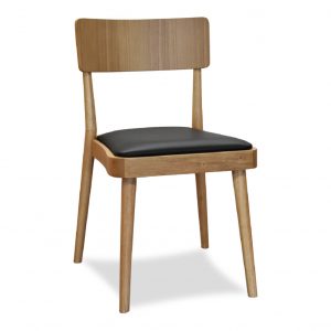 Sedia-legno-naturale-con-Struttura-in-Legno-Naturale-e-Seduta-in-Ecopelle-Nera Sedia in Legno Naturale con Seduta Imbottita in Ecopelle Nera