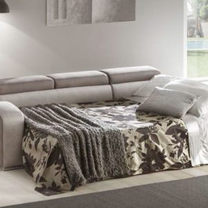 Divano Letto  Ambra  con ampi braccioli, letto estraibile a carrello