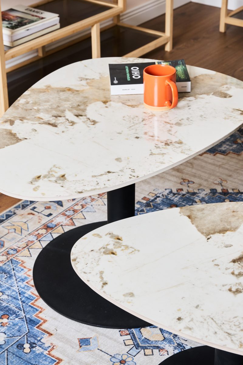 Tavolino Plectrum 80x60 cm – Design Moderno con Piano Effetto Marmo | Varianti Colore